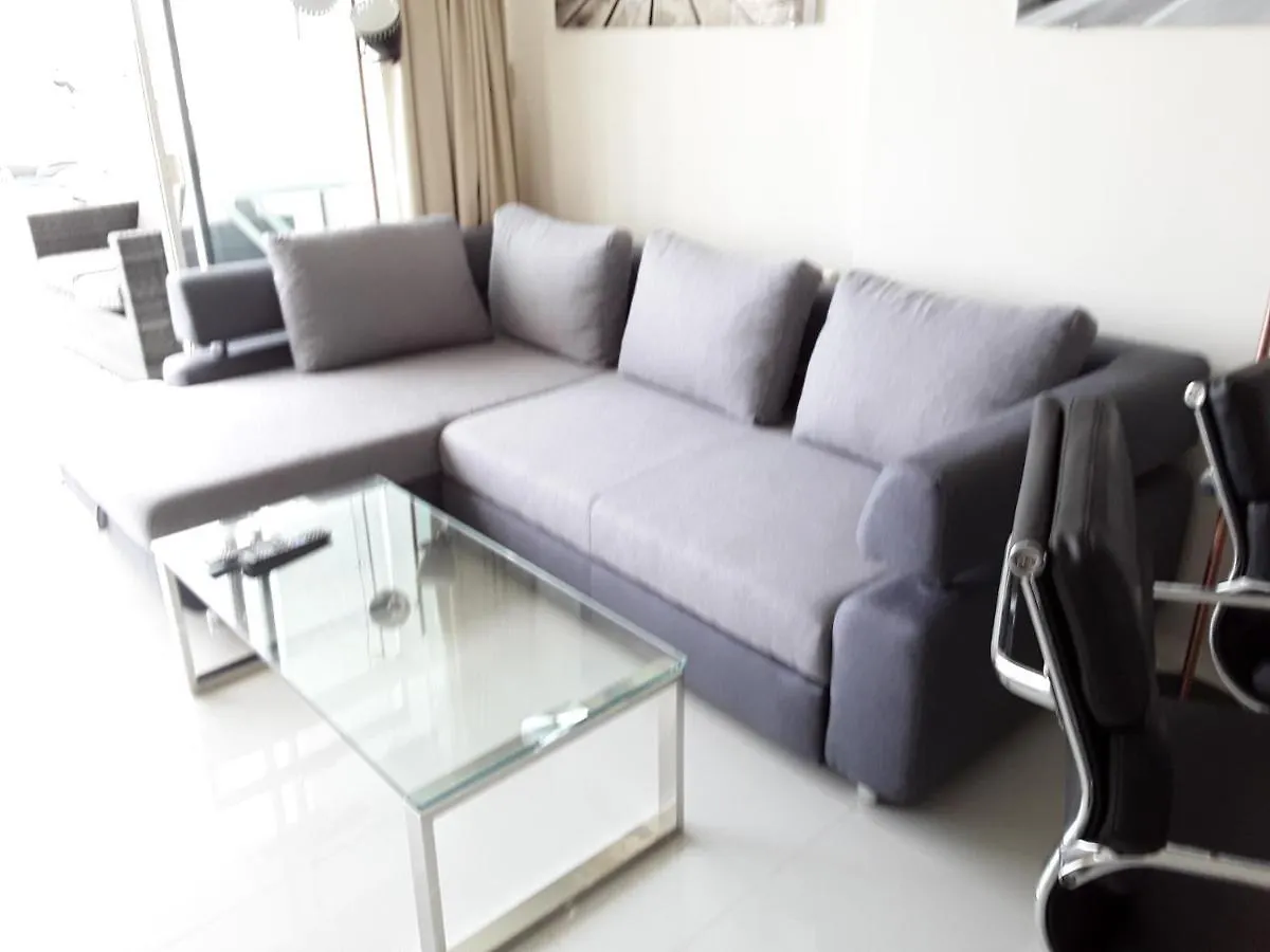 136 A First Line Sleeps 6 Apartment Marbella