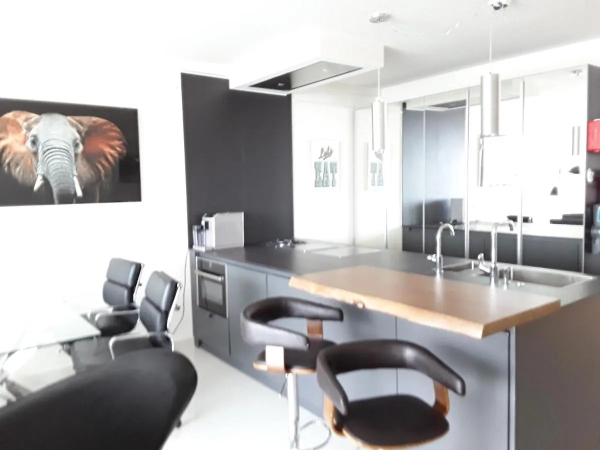 Apartament 136 A First Line Sleeps 6 Marbella