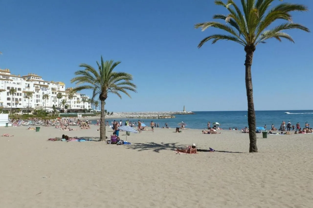 136 A First Line Sleeps 6 Apartment Marbella